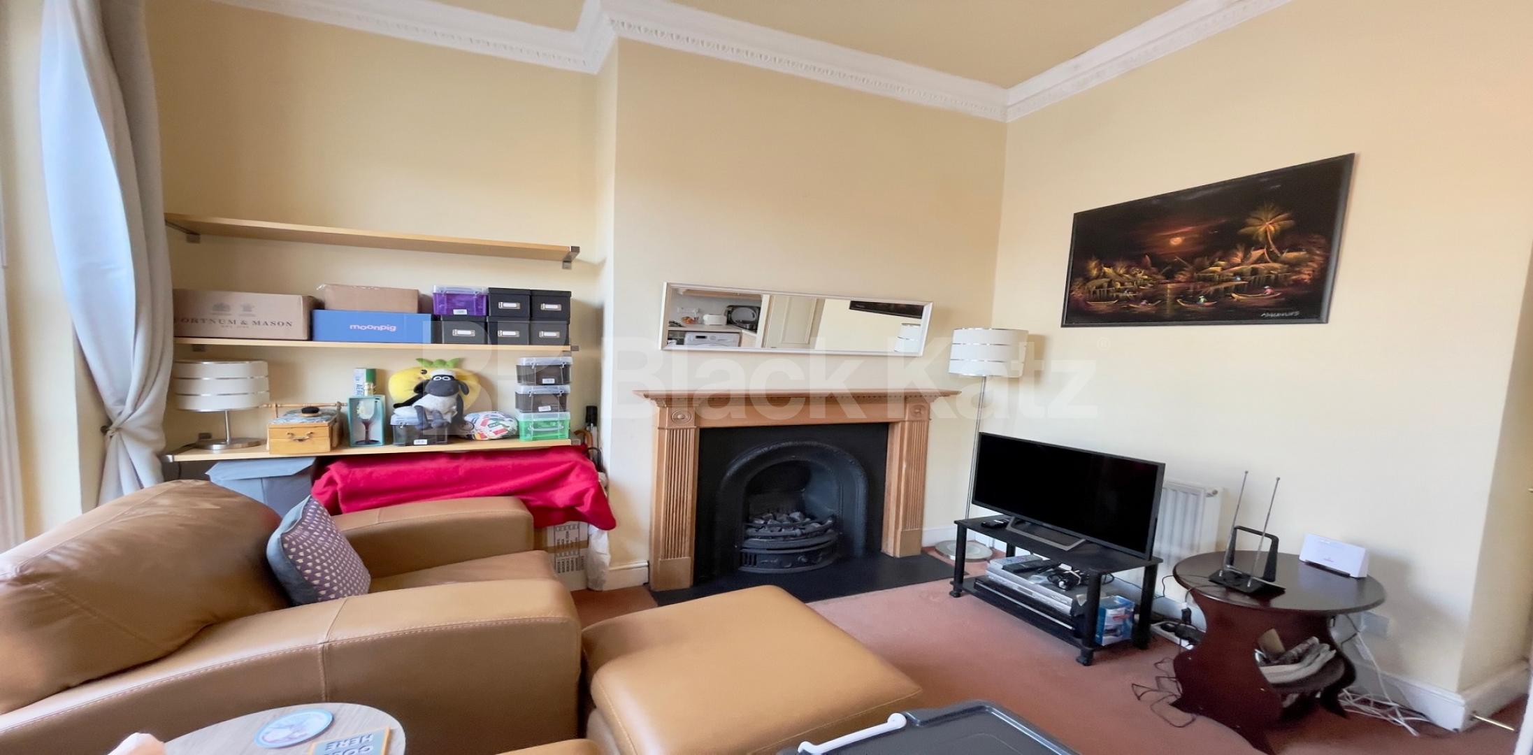 			LET  , 1 Bedroom, 1 bath, 1 reception Apartment			 Churton Street, Pimlico